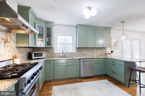 Kitchen - 232 Cardamon Dr, Edgewater, MD 21037 photo 4 of 5