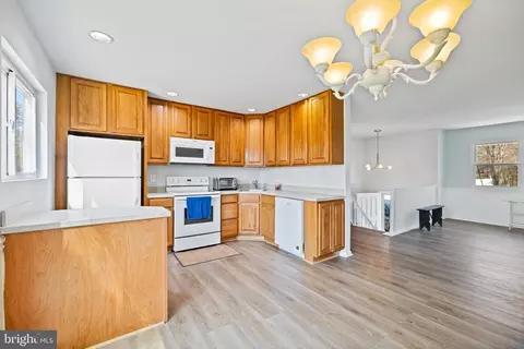 Kitchen - 613 A St, Pasadena, MD 21122 photo 2 of 2