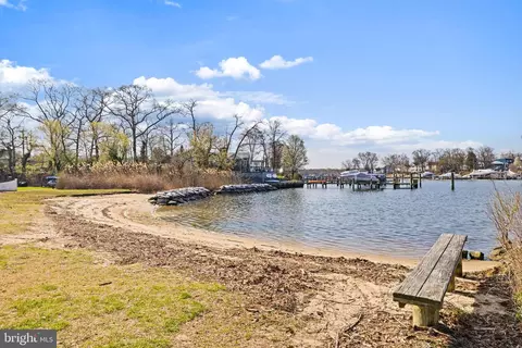 View/Area - 613 A St, Pasadena, MD 21122 photo 1 of 16