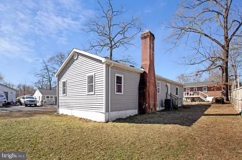 Exterior - 1916 Ridgeville Rd, Edgewater, MD 21037 photo 3 of 4