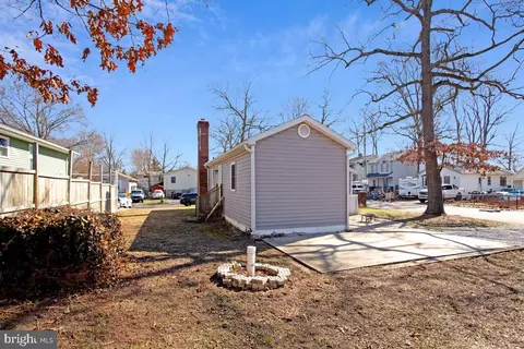 Exterior - 1916 Ridgeville Rd, Edgewater, MD 21037 photo 2 of 4