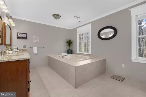 Bath - 962 Coachway, Annapolis, MD 21401 photo 3 of 9