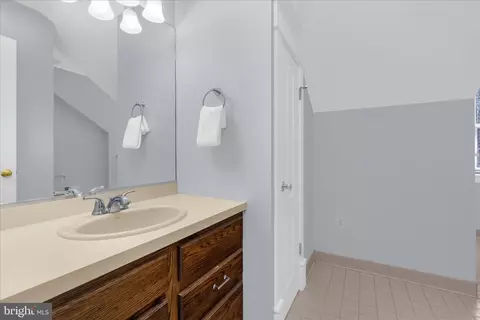 Bath - 962 Coachway, Annapolis, MD 21401 photo 9 of 9