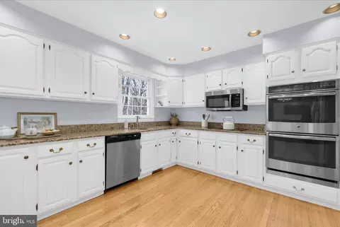 Kitchen - 962 Coachway, Annapolis, MD 21401 photo 3 of 5