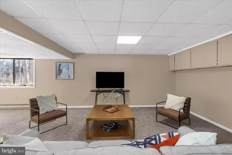 Living - 962 Coachway, Annapolis, MD 21401 photo 2 of 2