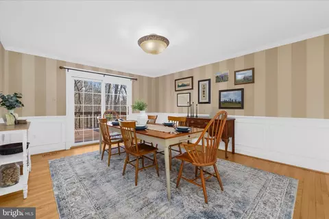 Dining - 962 Coachway, Annapolis, MD 21401 photo 1 of 2