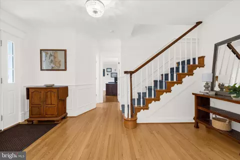 Entry Way - 962 Coachway, Annapolis, MD 21401 photo 2 of 9
