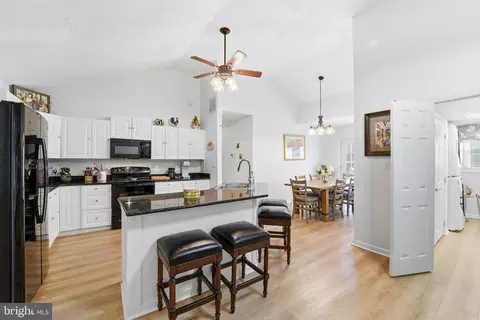 Kitchen - 7806 Appletree Rd, Pasadena, MD 21122 photo 3 of 5