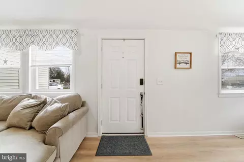 Entry Way - 7806 Appletree Rd, Pasadena, MD 21122 photo 1 of 2