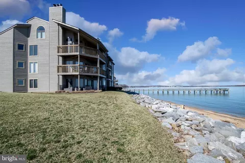 2131 Beach Village Ct #202, Annapolis, MD 21403