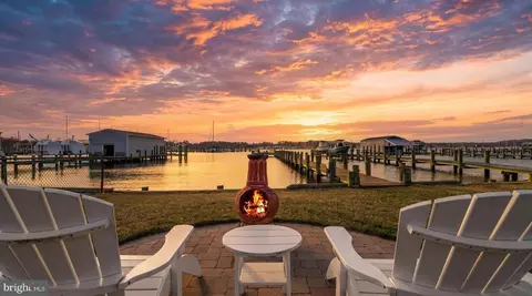 3738 Bay Dr, Edgewater, MD 21037