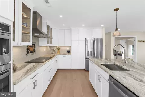 Kitchen - 3738 Bay Dr, Edgewater, MD 21037 photo 5 of 5