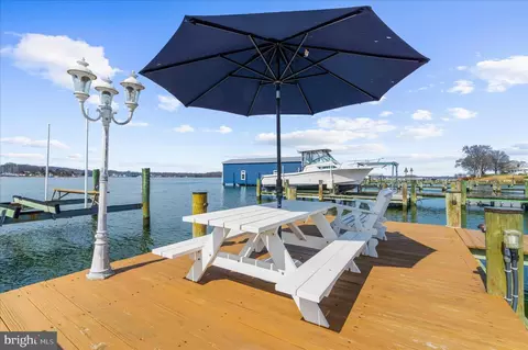Exterior - 3738 Bay Dr, Edgewater, MD 21037 photo 4 of 7