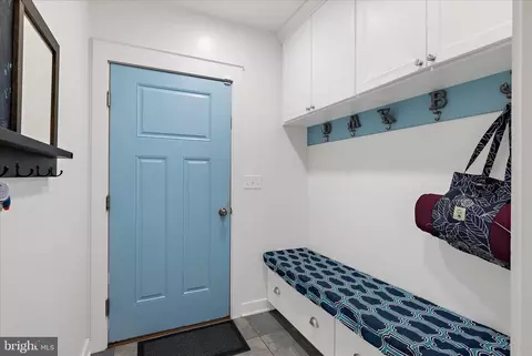 Entry Way - 3815 Outrigger Dr, Edgewater, MD 21037 photo 3 of 5