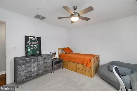 Bedroom - 3815 Outrigger Dr, Edgewater, MD 21037 photo 4 of 10