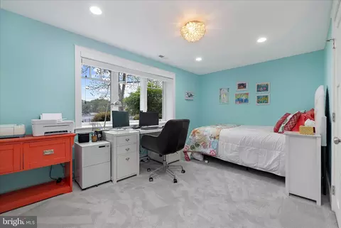 Bedroom - 3815 Outrigger Dr, Edgewater, MD 21037 photo 8 of 10