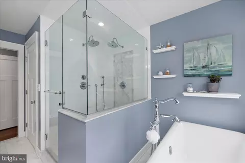 Bath - 3815 Outrigger Dr, Edgewater, MD 21037 photo 3 of 9