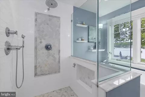 Bath - 3815 Outrigger Dr, Edgewater, MD 21037 photo 7 of 9