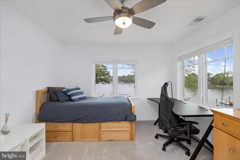 Bedroom - 3815 Outrigger Dr, Edgewater, MD 21037 photo 6 of 10