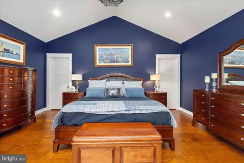 Bedroom - 3815 Outrigger Dr, Edgewater, MD 21037 photo 2 of 10