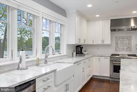 Kitchen - 3815 Outrigger Dr, Edgewater, MD 21037 photo 3 of 6
