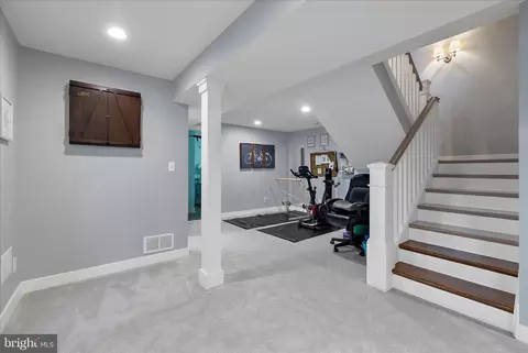 Entry Way - 3815 Outrigger Dr, Edgewater, MD 21037 photo 4 of 5