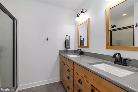 Bath - 3815 Outrigger Dr, Edgewater, MD 21037 photo 8 of 9
