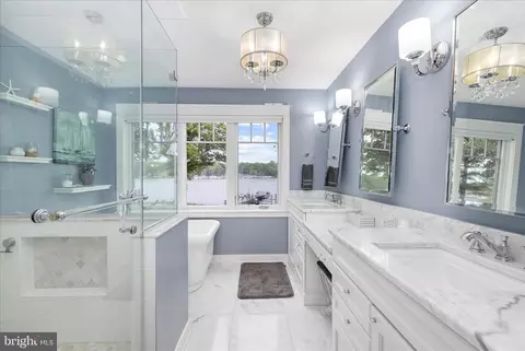 Bath - 3815 Outrigger Dr, Edgewater, MD 21037 photo 2 of 9