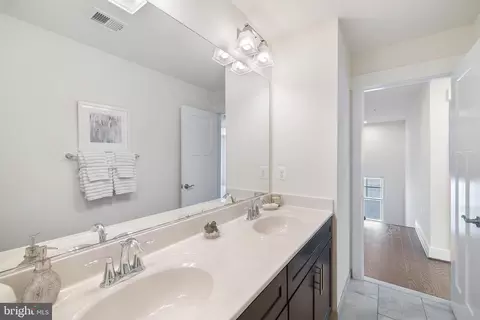 Entry Way - 550 Broadneck Rd, Annapolis, MD 21409 photo 10 of 12