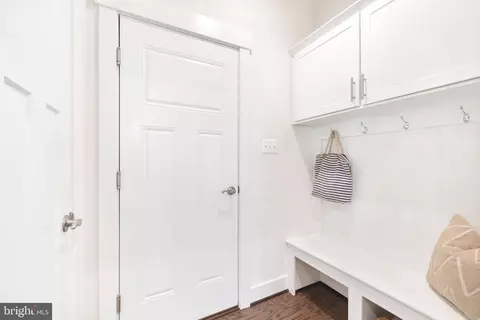 Entry Way - 550 Broadneck Rd, Annapolis, MD 21409 photo 3 of 12
