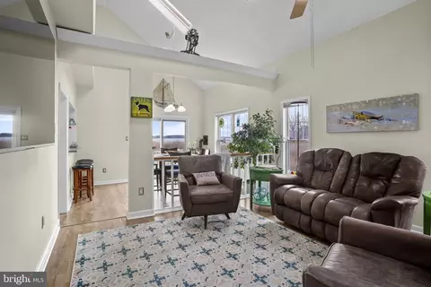 4728 Frederick Ave, Shady Side, MD 20764 photo 8