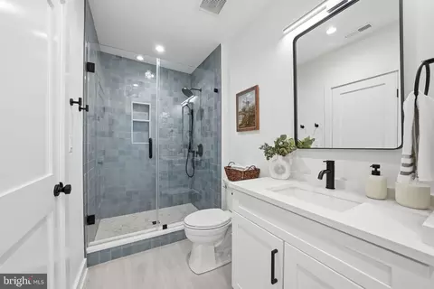 Bath - 1422 Howard Rd, Annapolis, MD 21403 photo 4 of 5