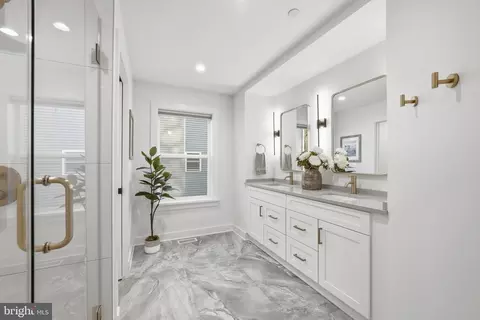 Entry Way - 1422 Howard Rd, Annapolis, MD 21403 photo 4 of 10