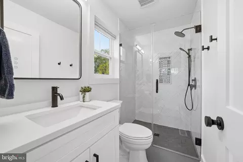 Bath - 1422 Howard Rd, Annapolis, MD 21403 photo 3 of 5
