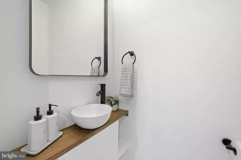 Bath - 1422 Howard Rd, Annapolis, MD 21403 photo 1 of 5