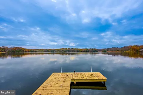 View/Area - 2142 Lake Dr, Pasadena, MD 21122 photo 3 of 7