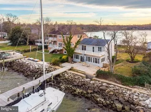 2142 Lake Dr, Pasadena, MD 21122