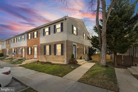 8221 Stewarton Ct, Severn, MD 21144