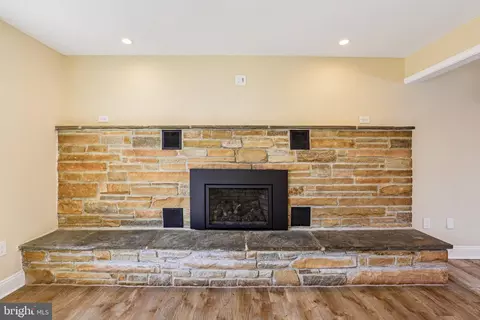 Living - 306 Christy Rd, Pasadena, MD 21122 photo 2 of 6