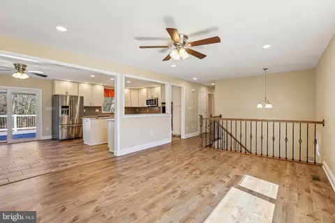 Living - 306 Christy Rd, Pasadena, MD 21122 photo 3 of 6