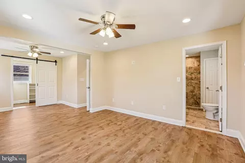 Living - 306 Christy Rd, Pasadena, MD 21122 photo 4 of 6