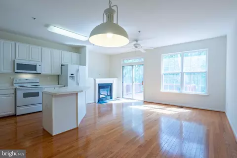 Living - 8031 Apple Valley Dr, Pasadena, MD 21122 photo 3 of 14