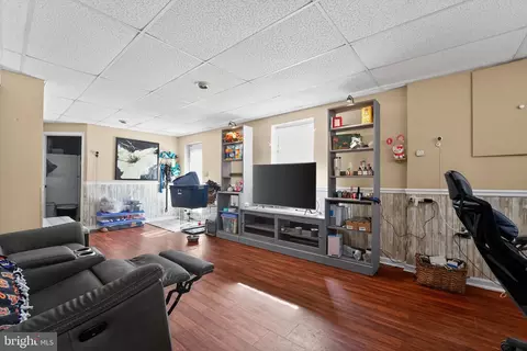 Living - 969 10th St, Pasadena, MD 21122 photo 6 of 6