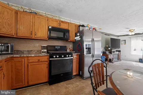 Kitchen - 969 10th St, Pasadena, MD 21122 photo 1 of 2