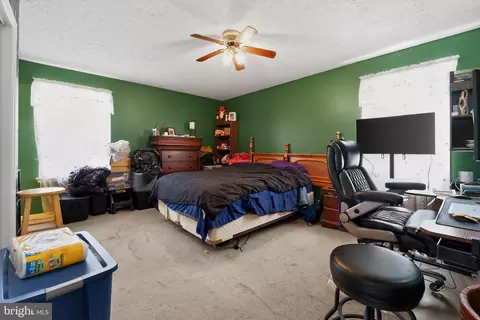 Bedroom - 969 10th St, Pasadena, MD 21122 photo 4 of 6