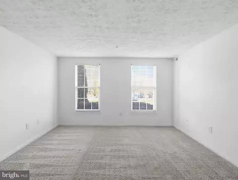 Living - 697 Deering Rd #5A, Pasadena, MD 21122 photo 6 of 6