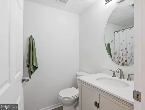 Bath - 697 Deering Rd #5A, Pasadena, MD 21122 photo 1 of 1