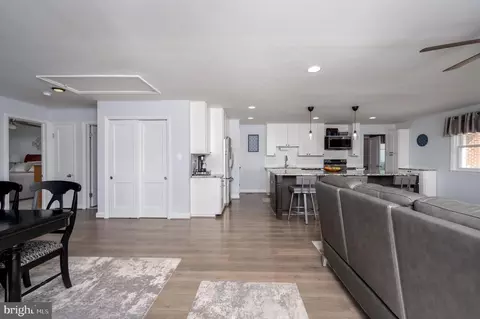 Entry Way - 902 Hillcrest Rd, Hanover, MD 21076 photo 1 of 5