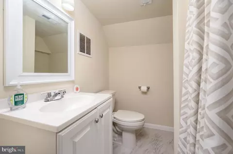 Bath - 902 Hillcrest Rd, Hanover, MD 21076 photo 4 of 4