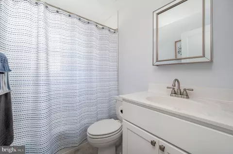 Bath - 902 Hillcrest Rd, Hanover, MD 21076 photo 3 of 4